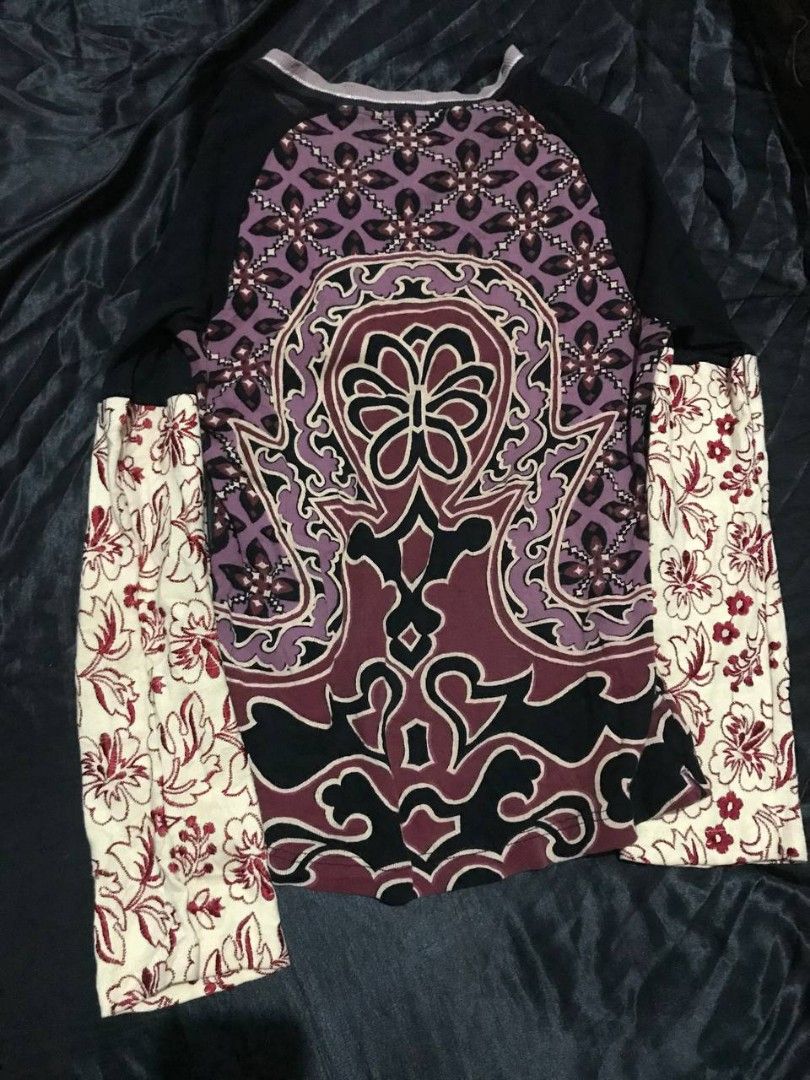 vintage custo barcelona longsleeve (Category: Longsleeves) located in Cavite. Submitted by goofyasschigga (Listing ID 1465509013, Image 2). Description: .