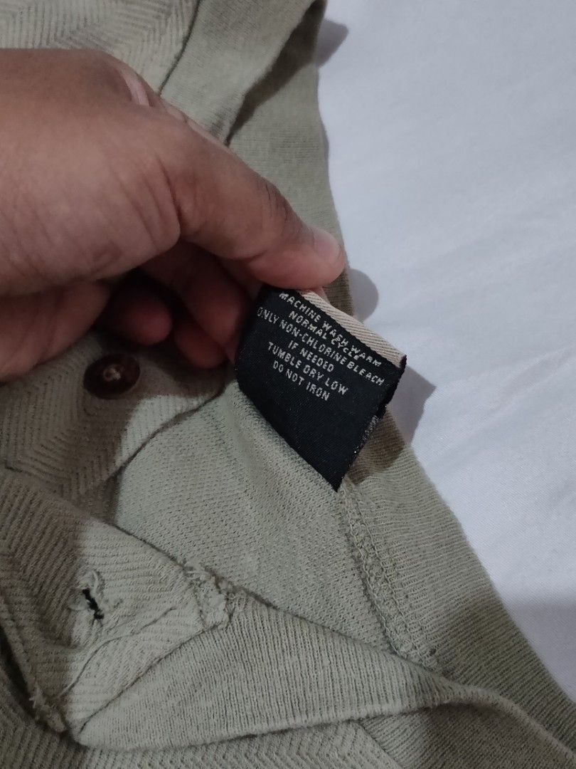 Vintage Levi's silvertab Henley long sleeve (Category: Coats, Jackets and Outerwear) located in Taguig. Submitted by dongwapito_ (Listing ID 1465443772, Image 3). Description: Size XL on tag.