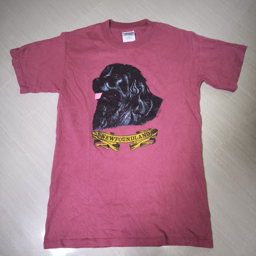 Vintage Newfoundland Dog Tee Small (Category: Tshirts & Polo Shirts ) located in Guimba. Submitted by naztystuff (Listing ID 1465413551, Image 1). Description: Gildan Ultra Cotton Tag size small 18x26 Excellent 500.