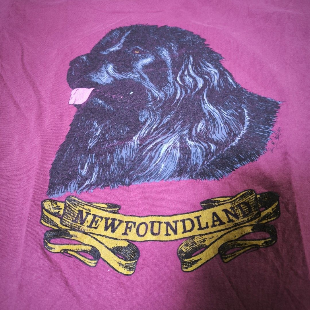 Vintage Newfoundland Dog Tee Small (Category: Tshirts & Polo Shirts ) located in Guimba. Submitted by naztystuff (Listing ID 1465413551, Image 2). Description: Gildan Ultra Cotton Tag size small 18x26 Excellent 500.