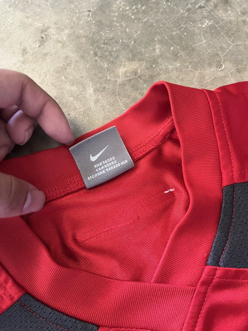 Vintage Nike Mid Logo Shirt (Category: Tshirts & Polo Shirts ) located in Manila. Submitted by 6amthrift (Listing ID 1465434702, Image 3). Description: 20 x 27.