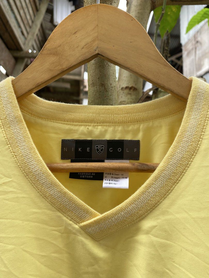 Vintage nike side swoosh sweater (Category: Coats, Jackets and Outerwear) located in Cagwait. Submitted by roundsociety_ph (Listing ID 1465415123, Image 3). Description: .