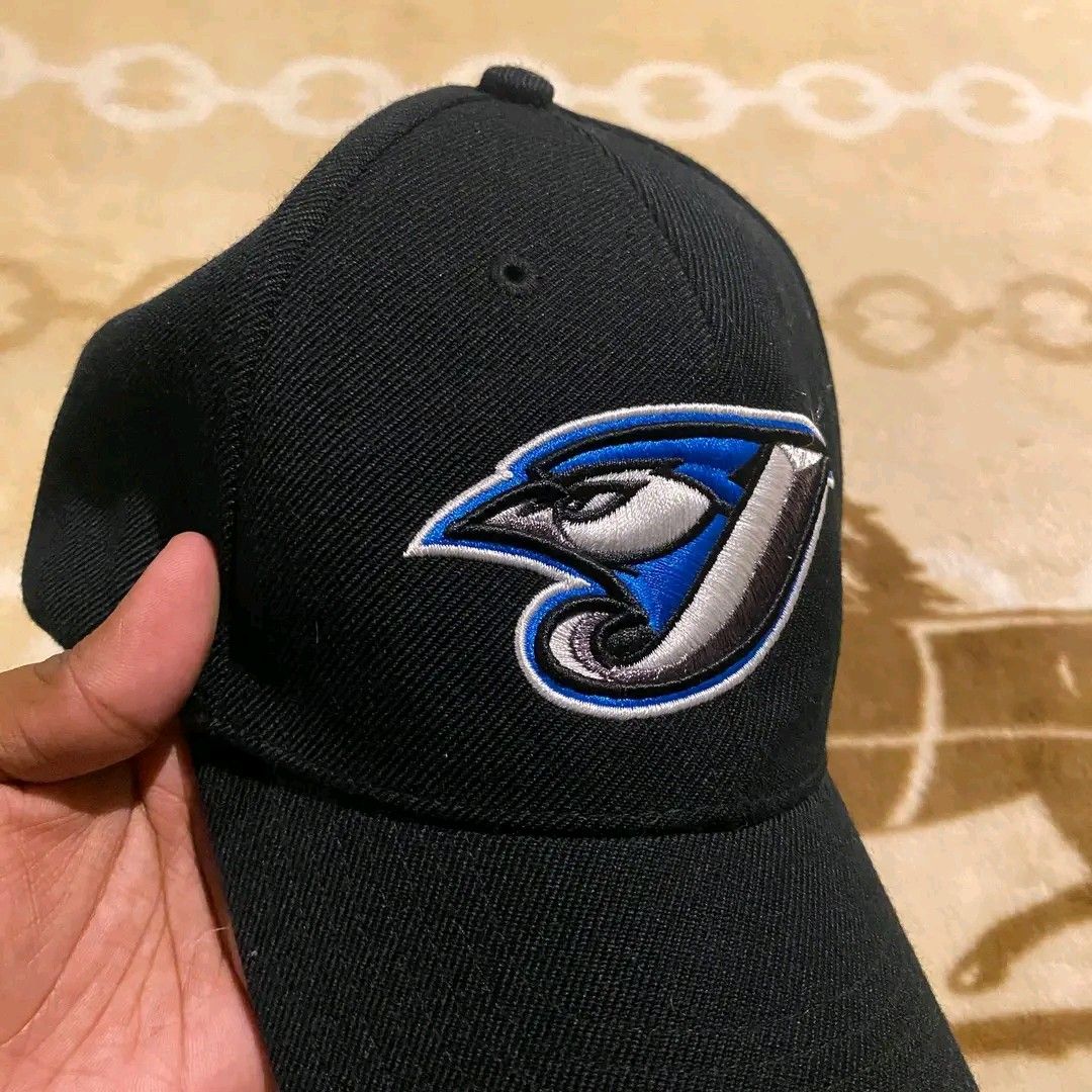 Vintage Nike Toronto Jays Cap (Category: Caps & Hats) located in Manila. Submitted by bidgeyow20688 (Listing ID 1465497782, Image 3). Description: excellent condition no issue one size.