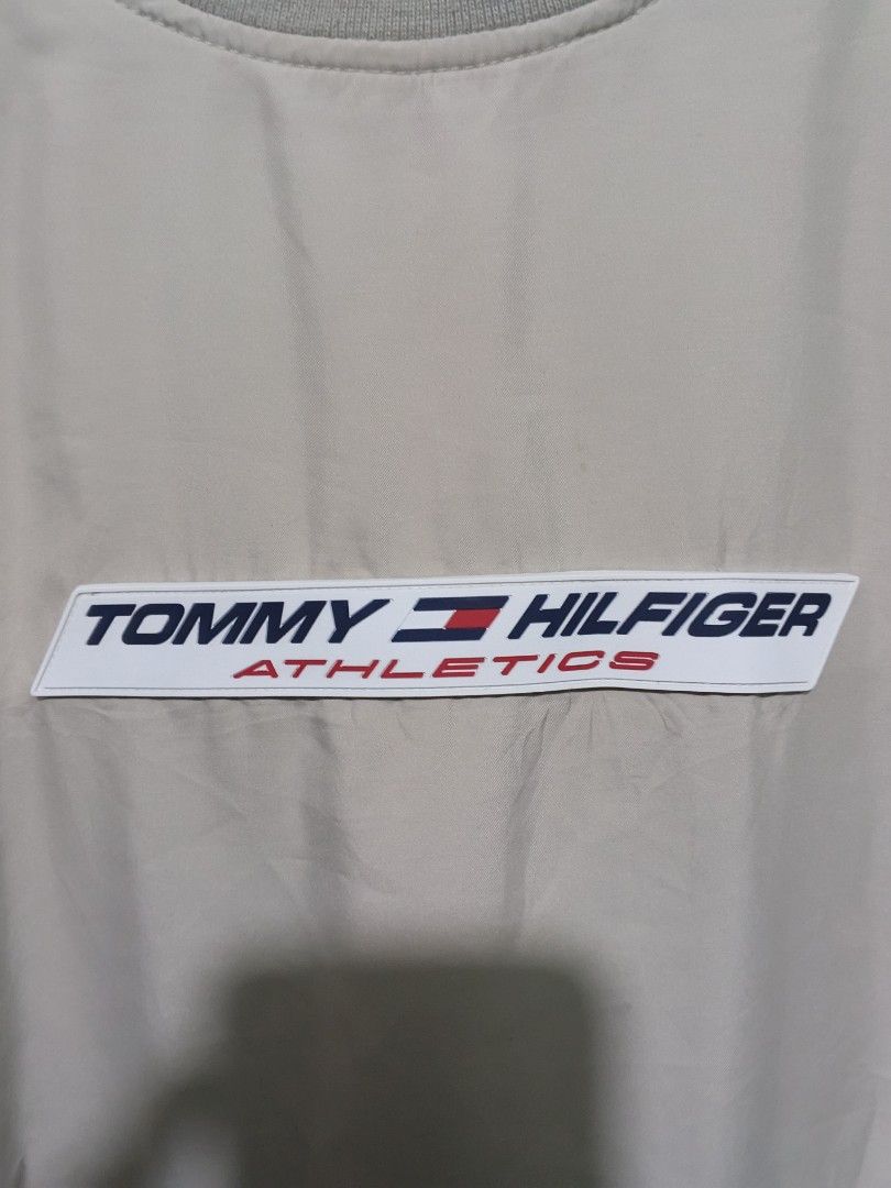 Vintage Tommy Hilfiger Athletics (Category: Coats, Jackets and Outerwear) located in San Fernando. Submitted by mfckn.benz (Listing ID 1465404410, Image 2). Description: condition still good no cracks on rubber patches size S on tag best fit XL to XXL length 28 width 25.