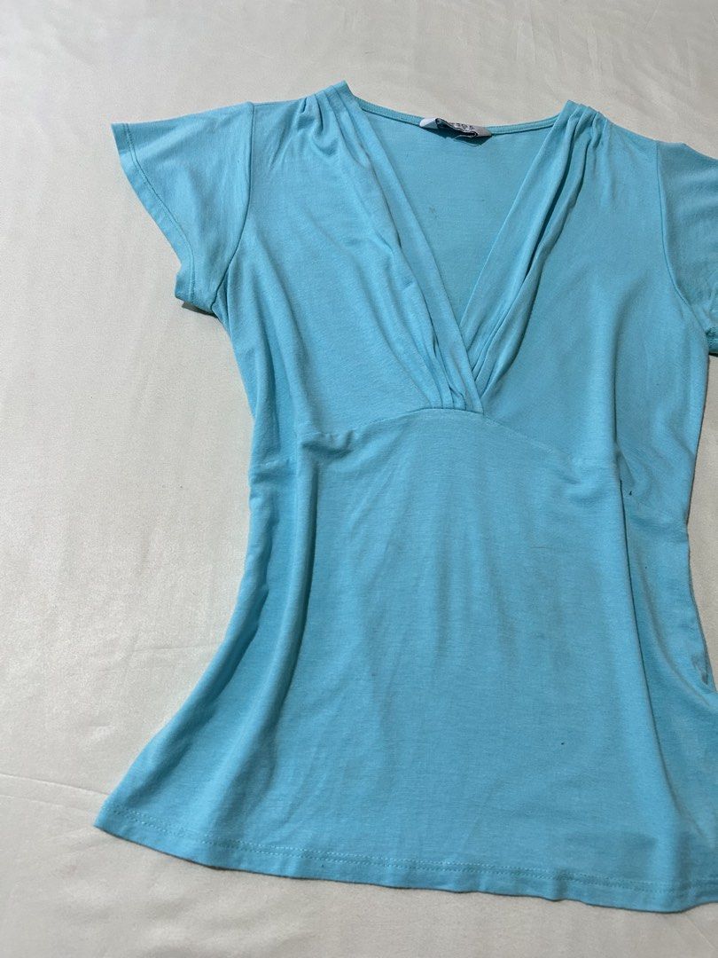v-neck short sleeve top (Category: Blouses) located in Pagadian. Submitted by yowna_declutters (Listing ID 1465438831, Image 3). Description: —loc: pagadian city, mindanao payment first.