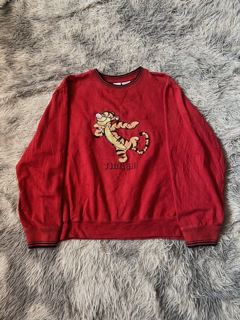 VNTG DISNEY TIGGER 90s (Category: Longsleeves) located in Manila. Submitted by hardtofindthings10 (Listing ID 1465405625, Image 1). Description: • VNTG DISNEY TIGGER 90s Size : M Dimes : 24 x 23 Flaw : NONE EXCELLENT CONDITION Please review the description and all photos carefully before purchasing. Don't hesitate to reach out if you have any questions..