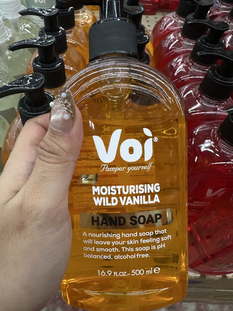 Voi moisturizing hand soap (Category: Sanitary Hygiene) located in Manila. Submitted by aurelleph (Listing ID 1465523583, Image 3). Description: 🎀FOLLOW OUR FB, IG AND TIKTOK Stay updated with our latest products, new arrivals, announcements, and restocks. IG: @aurellephofficial FB: Aurelle TIKTOK: aurellephofficial See you there! ♡.