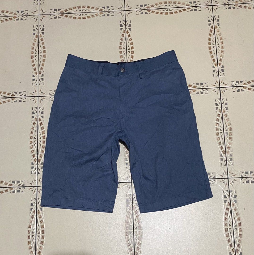 Volcom walkshort (Category: Shorts) located in Cebu City. Submitted by hustler_69 (Listing ID 1465479087, Image 1). Description: Volcom walkshort Size 29 on tag but fits 31 waistline 20.5 length Excellent condition Details are all posted.