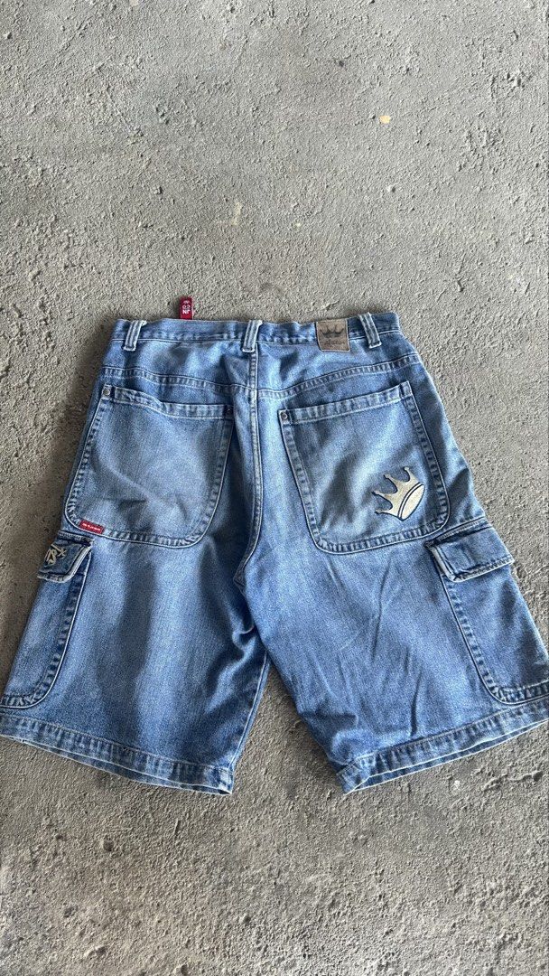 VTG JNCO CROWN CARGO (Category: Shorts) located in Lubao. Submitted by wtp_archive (Listing ID 1465518323, Image 1). Description: Dimes: 18x25 Location: Pampanga.