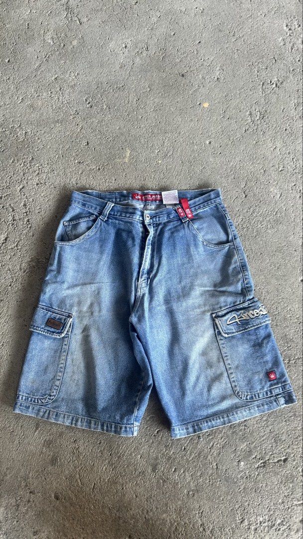 VTG JNCO CROWN CARGO (Category: Shorts) located in Lubao. Submitted by wtp_archive (Listing ID 1465518323, Image 2). Description: Dimes: 18x25 Location: Pampanga.