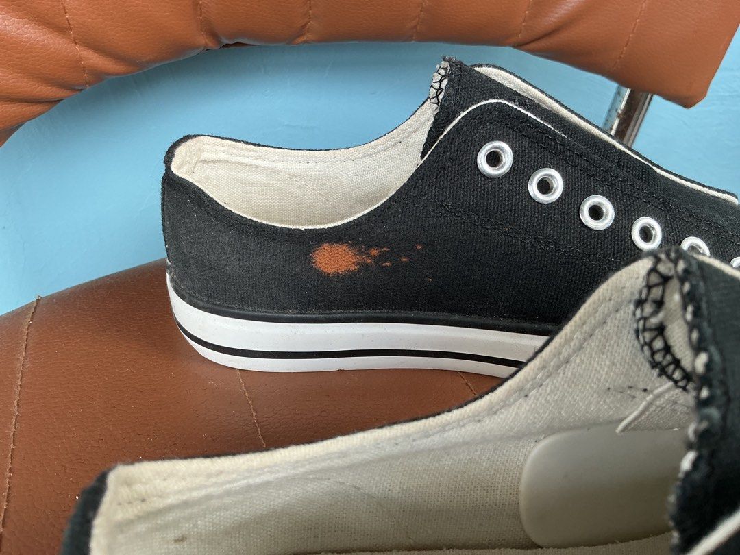 Vty Black (Category: Shoe inserts) located in Quezon City. Submitted by matchaluu (Listing ID 1465416642, Image 2). Description: Brand: Vty Size: EU 36 Condition: Good tread on soles; please note a noticeable orange stain on the outer side of the left shoe near the heel Php. 300.