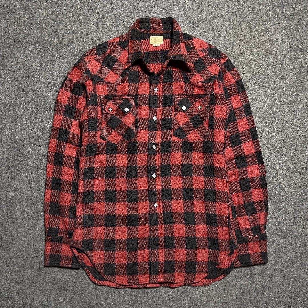 Warehouse Red Back Buffalo Check Flannel Shirt (Category: Activewear) located in Zamboanga. Submitted by rag_20 (Listing ID 1465543068, Image 1). Description: Warehouse Red Back Buffalo Check Flannel Shirt features a classic Western styling, distinct from their typical standard work shirts, highlighted by the pointed yokes over the chest pockets and white pearl snap buttons. It is made from a heavy, vintage-inspired brushed cotton fabric woven on