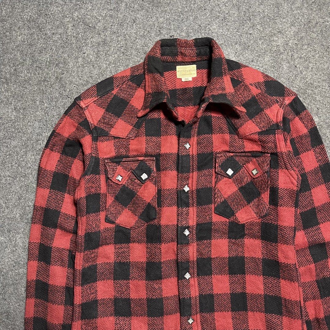 Warehouse Red Back Buffalo Check Flannel Shirt (Category: Activewear) located in Zamboanga. Submitted by rag_20 (Listing ID 1465543068, Image 2). Description: Warehouse Red Back Buffalo Check Flannel Shirt features a classic Western styling, distinct from their typical standard work shirts, highlighted by the pointed yokes over the chest pockets and white pearl snap buttons. It is made from a heavy, vintage-inspired brushed cotton fabric woven on