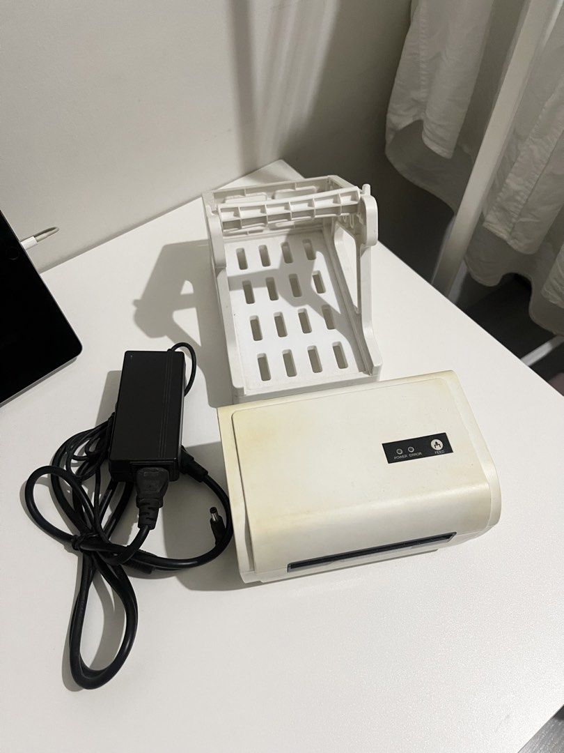Waybill printer (Category: Printers, Scanners & Copiers) located in Quezon City. Submitted by styleandcomfort (Listing ID 1465487261, Image 1). Description: Selling very low! Message me for inquiries 😊.