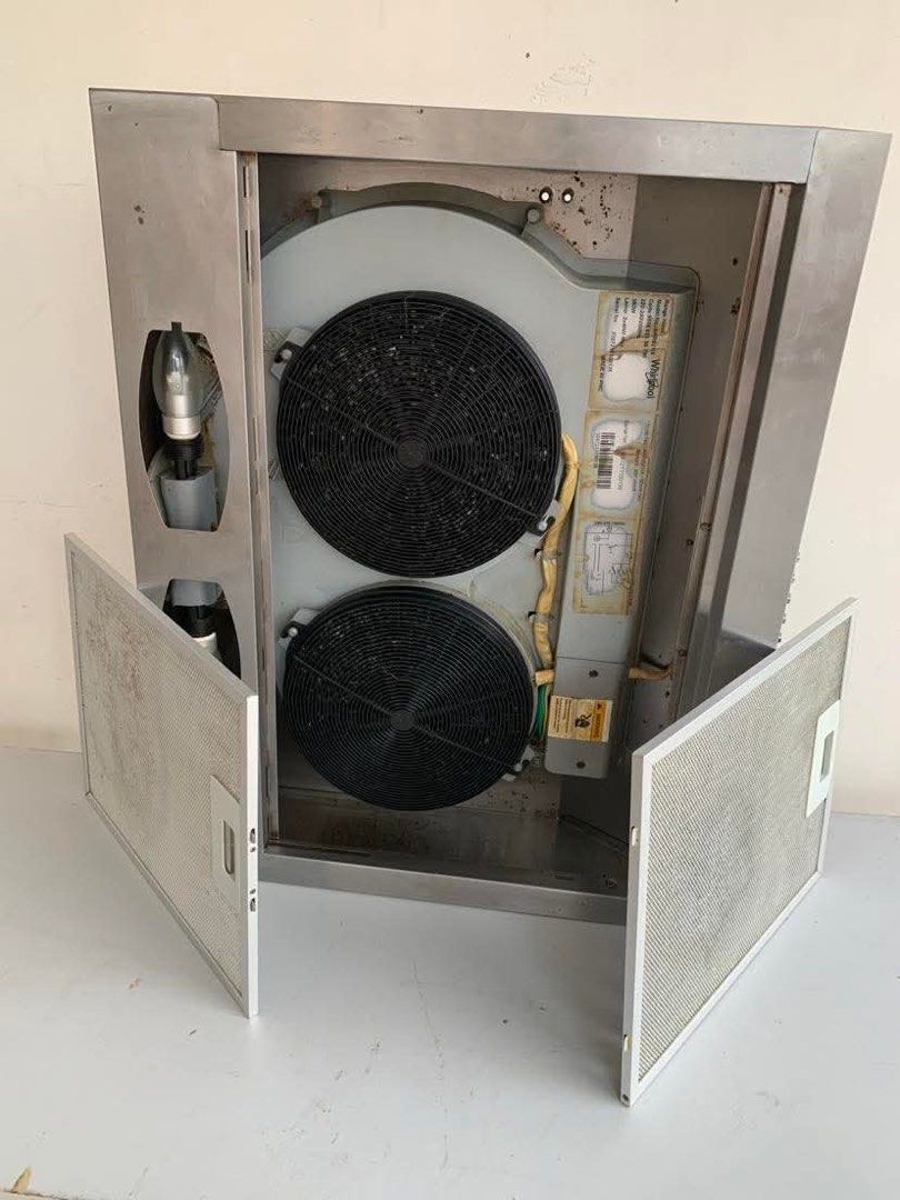 Whirlpool Rangehood (Category: Home Improvement Tools & Accessories) located in Imus. Submitted by justinelouis (Listing ID 1465484272, Image 2). Description: Location: Imus, Cavite.