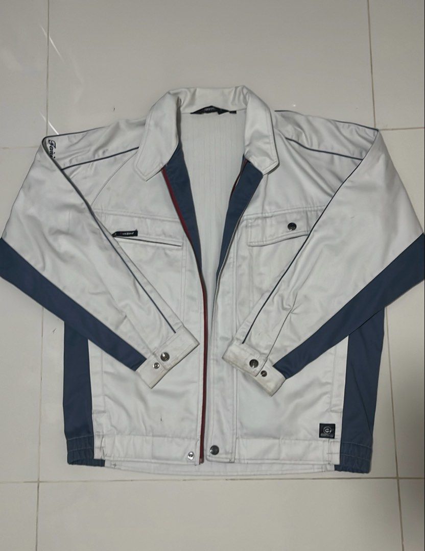 White and Blue Jacket Vintage (Category: Coats, Jackets and Outerwear) located in Cainta. Submitted by taoxu (Listing ID 1465491385, Image 1). Description: Length : 25 inches L on tag, but I'm 5'0 and it's baggy, but it fits. Have a friend na 5'6 and baggy pa rin fit on him, but sakto : ) meet up: cainta or manila shipping: lalamove.