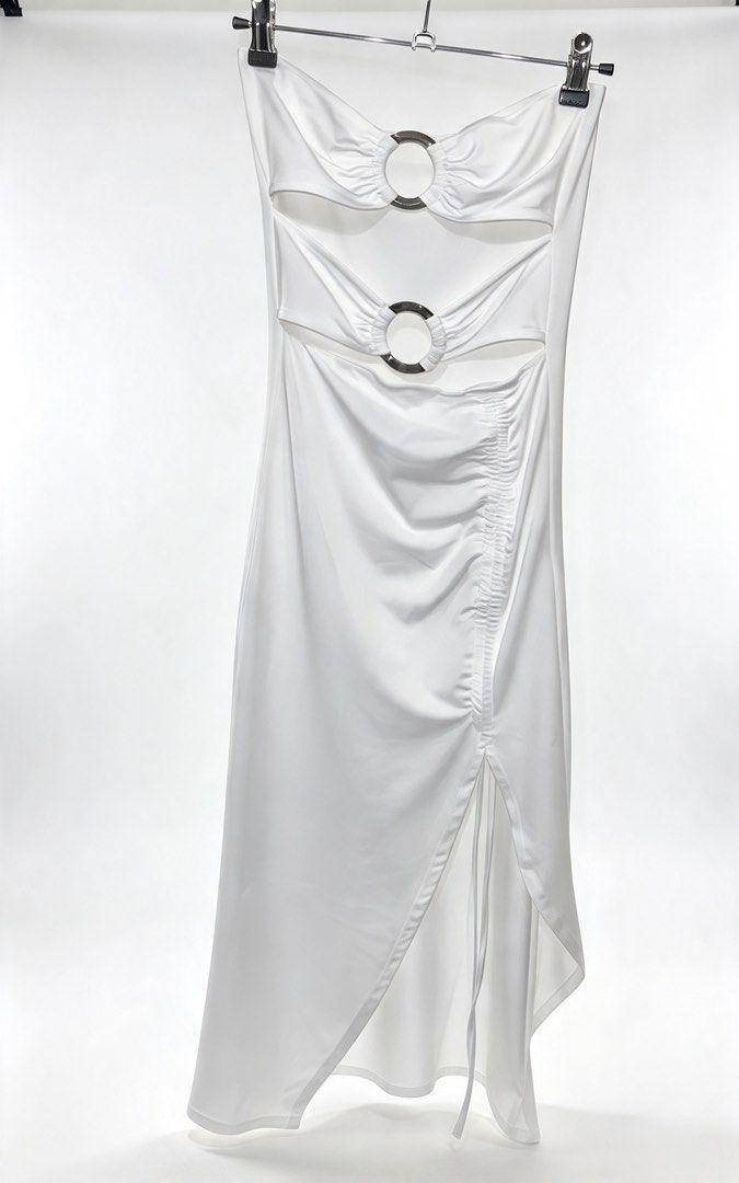 White Beach Dress (Category: Dresses) located in Manila. Submitted by aemax.cgtrading (Listing ID 1465492359, Image 1). Description: No tag. Never worn..