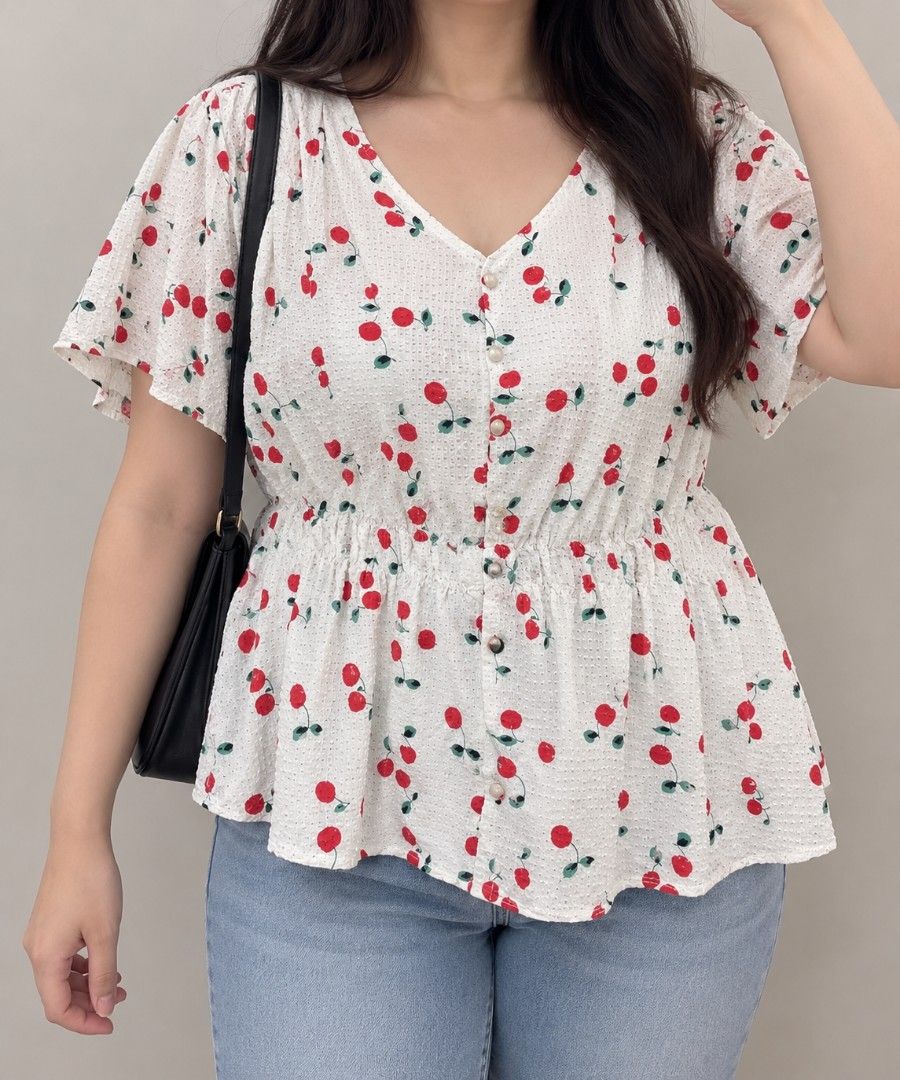 White Cherry Print Textured Puff Sleeve Top (Category: Blouses) located in San Mateo. Submitted by sellbypelle (Listing ID 1464251142, Image 1). Description: Thifted🌸 Brand: QLX W: 22-23 inch (44-46 bust) L : 26 inch Issue : None 📍 Location: Rizal 📦 + sf via J&T only ⏳ No rush shipping 💡 Actual color may vary slightly due to lighting and screen settings..