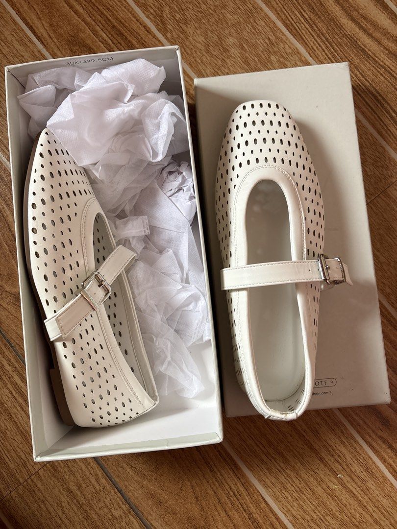 White Cut-out Mary Jane Flats (Category: Flats & Sandals) located in Manila. Submitted by _foryou (Listing ID 1465405985, Image 2). Description: - Brand/Model: MOTF White Cut-Out Flats - Size: 37 - USED ONCE ONLY - Condition: Flat soles with slight wear underneath - Inclusion: Original branded shoebox included.