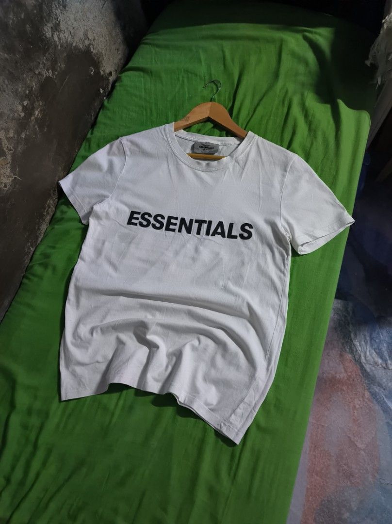 WHITE ESSENTIALS TEE SHIRT (Category: Tshirts & Polo Shirts ) located in Taguig. Submitted by steeze_plug (Listing ID 1465476851, Image 2). Description: EXCELLENT Condition! No any issues Complete tags (authentic piece) ✅ 10/10 color rate (No fades / discolorations) ✨ Tight neckline Linis neto! 🙌 Dimes: S - M fittings 21 width 26.5 length 🚛 J&T/FLASH EXPRESS delivery ➤ (Payment must be processed first) 🛵 Can also do Lalamove delivery if malapi