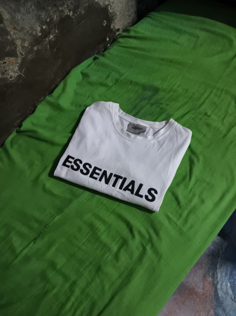WHITE ESSENTIALS TEE SHIRT (Category: Tshirts & Polo Shirts ) located in Taguig. Submitted by steeze_plug (Listing ID 1465476851, Image 1). Description: EXCELLENT Condition! No any issues Complete tags (authentic piece) ✅ 10/10 color rate (No fades / discolorations) ✨ Tight neckline Linis neto! 🙌 Dimes: S - M fittings 21 width 26.5 length 🚛 J&T/FLASH EXPRESS delivery ➤ (Payment must be processed first) 🛵 Can also do Lalamove delivery if malapi