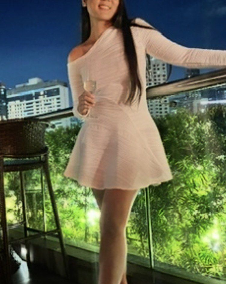 White longsleeve mini dress (Category: Dresses) located in Quezon City. Submitted by cosmicbear_de852d (Listing ID 1464880253, Image 2). Description: .