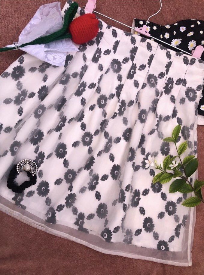 White Skirt with mesh and flower design (Category: Skirts) located in Manila. Submitted by cherub._. (Listing ID 1465513634, Image 1). Description: W 27 L 17.