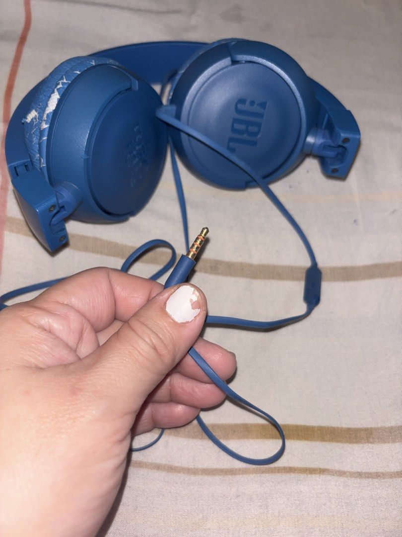Wired headset jbl (Category: Office & Business Technology) located in Manila. Submitted by vintageaccessories (Listing ID 1465560814, Image 3). Description: .