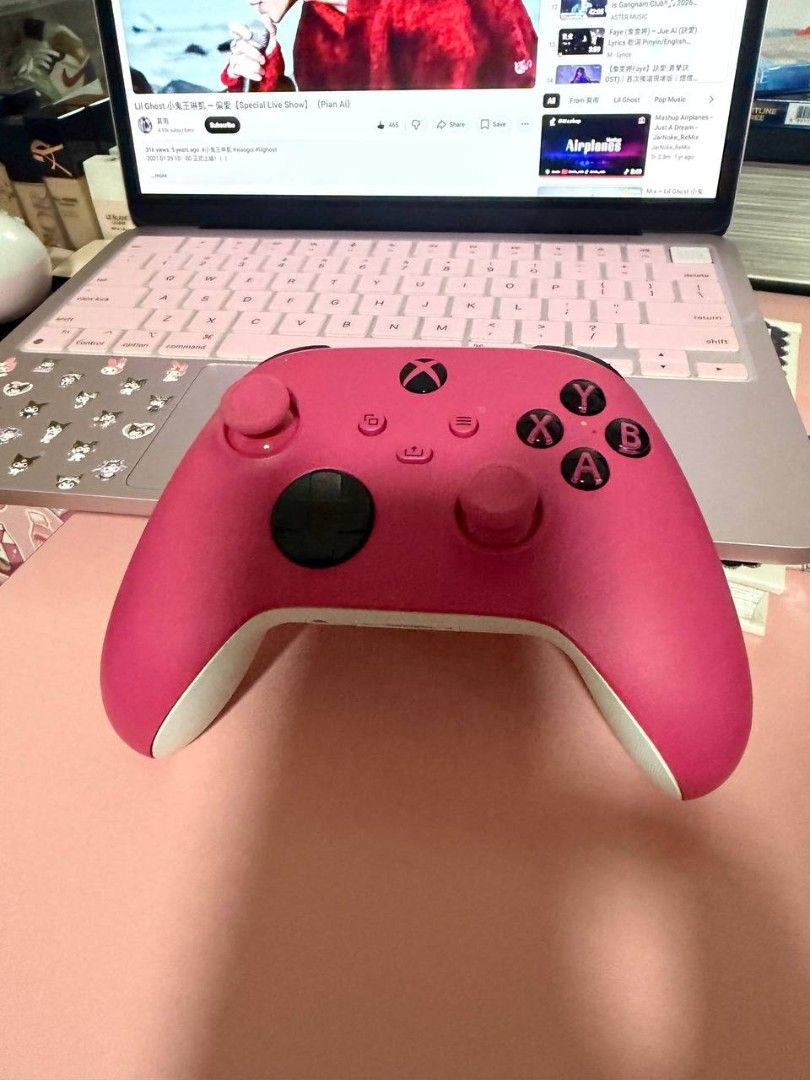 WIRELESS XBOX CONTROLLER (Category: Xbox) located in Quezon City. Submitted by reiii_8 (Listing ID 1465416749, Image 2). Description: DEEP PINK.