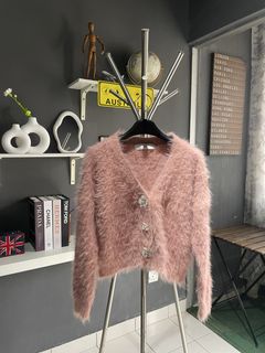 (Category: ) located in . Submitted by simple_garment (Listing ID 1465390256, Image 1). Description: .