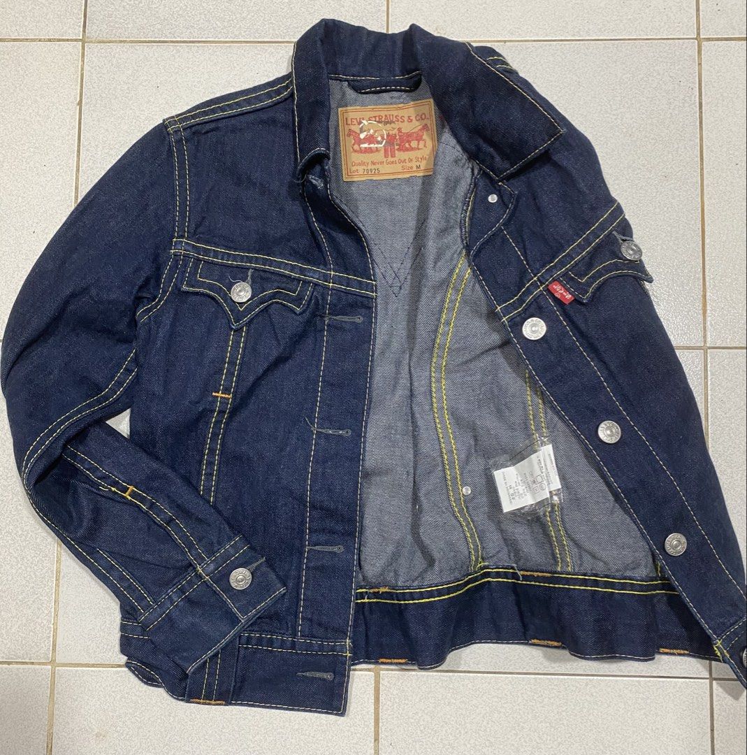 Womens Levis Jacket (Category: Coats, Jackets and Outerwear) located in Mandaue City. Submitted by MJ_80 (Listing ID 1465472076, Image 1). Description: Womens Levis Vintage Blue Denim Western Jacket Medium Dimes: 18 X 23.5 Color rate & Condition: 9.9/10 Price: 1,350 .