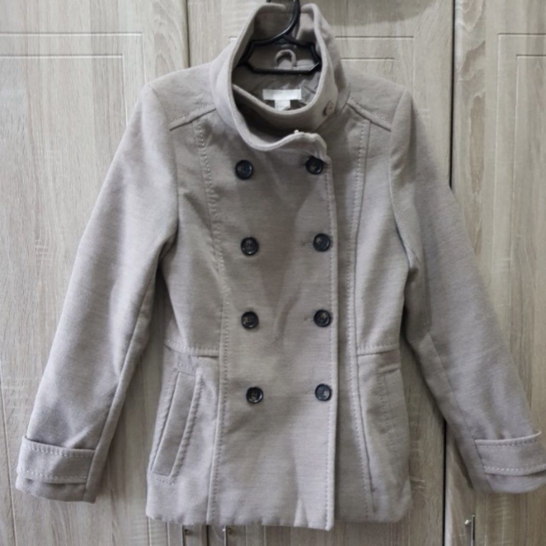 Wool gray trench coat (Category: Coats, Jackets and Outerwear) located in Manila. Submitted by brownbutterlatte (Listing ID 1465511362, Image 2). Description: Thick coat. Used once only. RFS: Not my style anymore. .