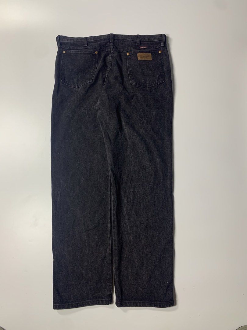 WRANGLER BLACK ACID WASH PANTS (Category: Jeans) located in Dinalupihan. Submitted by bigboythrift7 (Listing ID 1465518920, Image 3). Description: WRANGLER BLACK ACID WASH SIZE : 38 DIMES : 38x44 OPEN HOLE : 8 EXCELLENT CONDITION ₱880 + SHIPPING LOCATION DINALUPIHAN BATAAN.