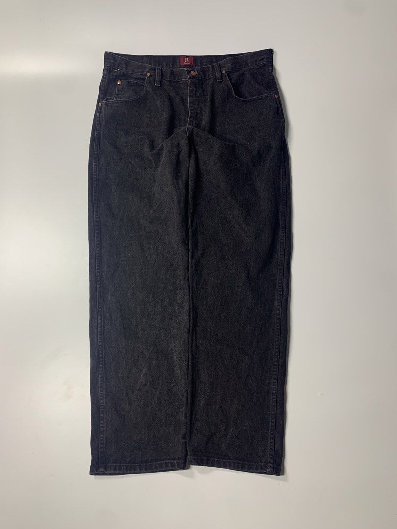 WRANGLER BLACK ACID WASH PANTS (Category: Jeans) located in Dinalupihan. Submitted by bigboythrift7 (Listing ID 1465518920, Image 2). Description: WRANGLER BLACK ACID WASH SIZE : 38 DIMES : 38x44 OPEN HOLE : 8 EXCELLENT CONDITION ₱880 + SHIPPING LOCATION DINALUPIHAN BATAAN.