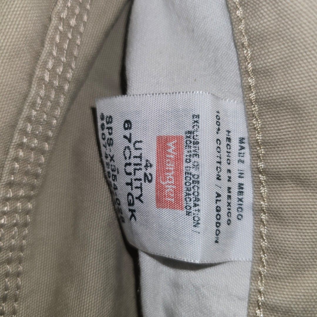 Wrangler Khaki Cargo Shorts (Category: Shorts) located in Caloocan City. Submitted by kielaldrei26326 (Listing ID 1465429391, Image 3). Description: Wrangler Authentics Men’s Utility Cargo Shorts - Size 42 (Khaki / Beige) RFS: Declutter Can ship nationwide.
