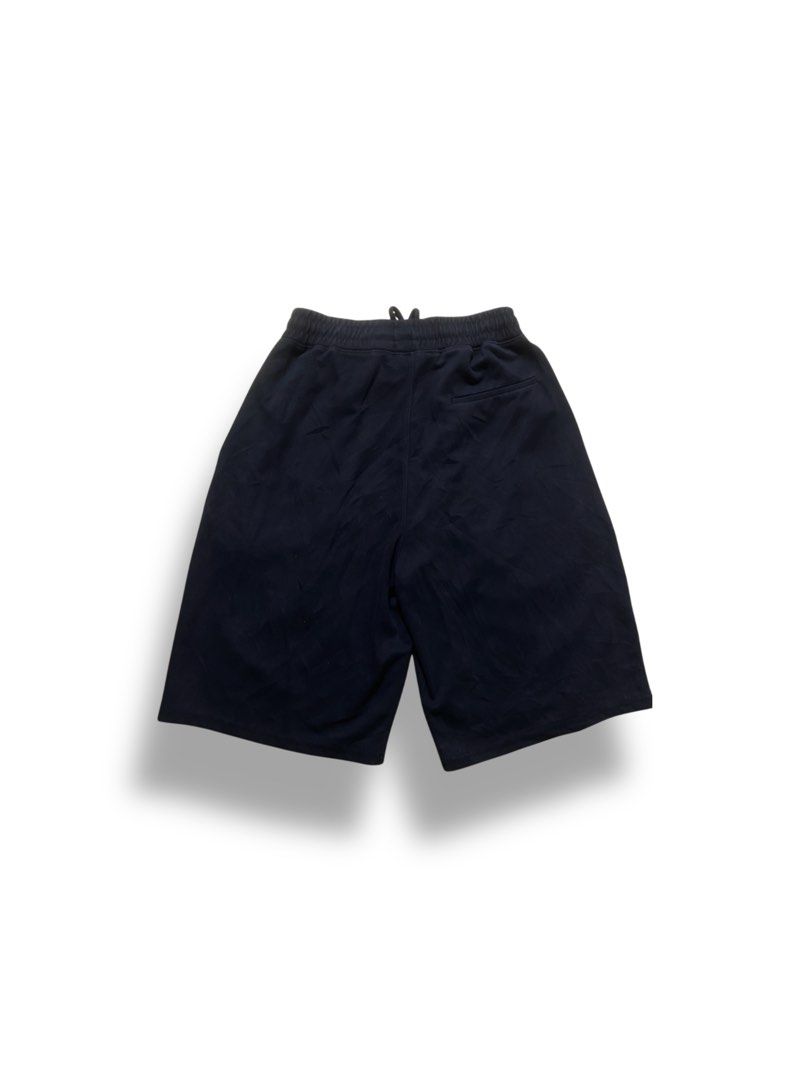 XEROBNR SWEATSHORTS (Category: Joggers) located in Manila. Submitted by 2mclo (Listing ID 1465490506, Image 2). Description: Xerobnr sweatshort waist: 29-32 stretchable length: 22.5 thigh: 11.5 hem: 12.5 Color rate:10/10 Condition: 10/10 Issue: n/a .
