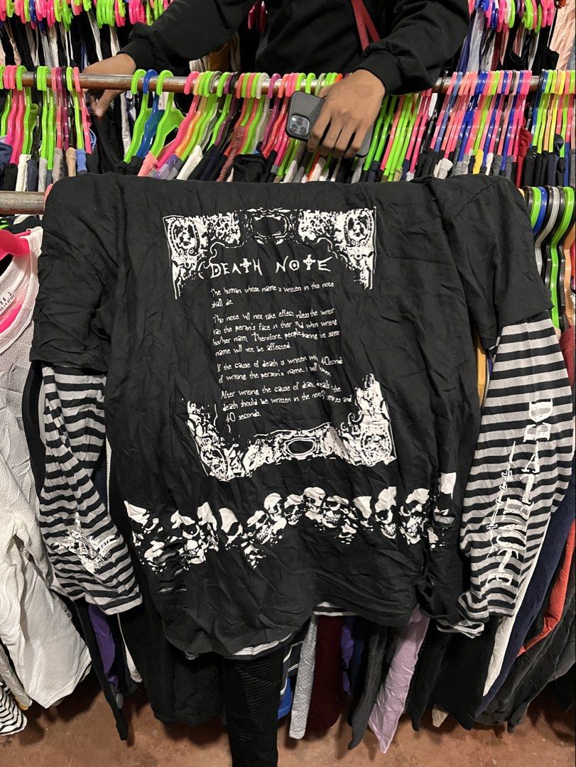 y2k DeathNote longsleeve (Category: Hoodies) located in Valencia. Submitted by hunterxthrifter (Listing ID 1465520158, Image 1). Description: GOODASNEW Y2k VINTAGE STYLE BANDSHIRT SIZE XL FIT MED.