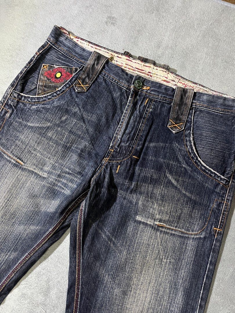 Y2k Denim Jeans (Category: Jeans) located in Marilao. Submitted by thriftyy_69 (Listing ID 1465431596, Image 3). Description: Dimes waist: 34 length: 41 inch leg opening: 8 inch Condition: 9/10 Issue: need wash.