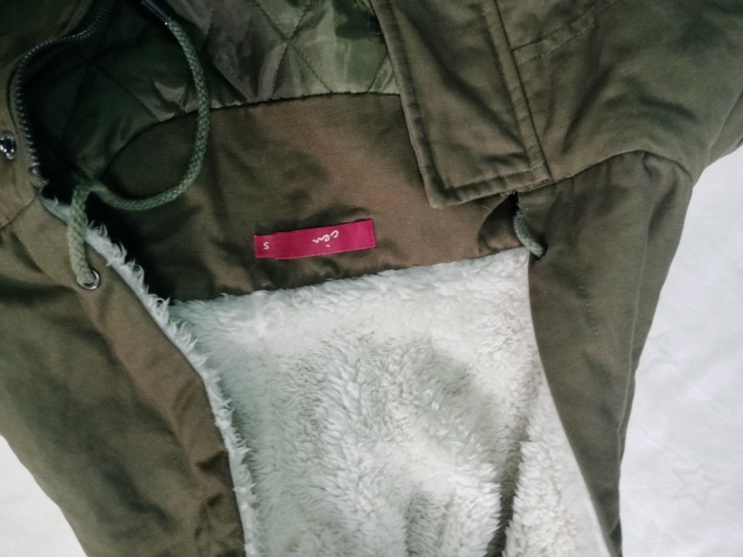 Y2K Jacket (Category: Coats, Jackets and Outerwear) located in Quezon City. Submitted by cleocastillo_262 (Listing ID 1465441730, Image 2). Description: To fit Med size Perfect for cold weather Y2K, grunge, Alt outfits .