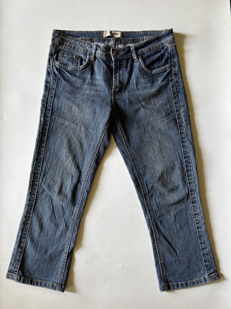 Y2K low mid rise jeans (Category: Jeans) located in Dumangas. Submitted by lavish.ph_igshop (Listing ID 1465444311, Image 1). Description: Size: W 30 w/ measuring tape | L 31 | R 9.5 | Opening 8 .
