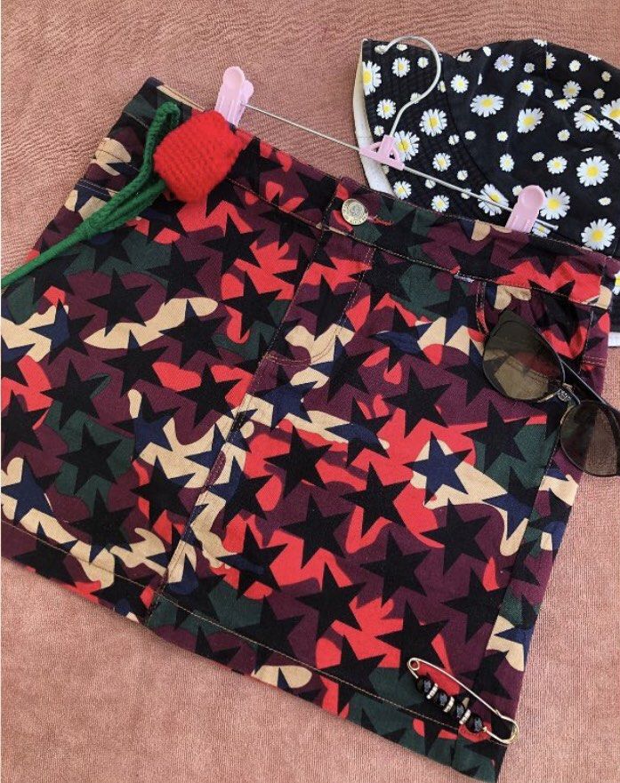 Y2k maong skirt (Category: Skirts) located in Manila. Submitted by cherub._. (Listing ID 1465515031, Image 1). Description: W 28 L 14.