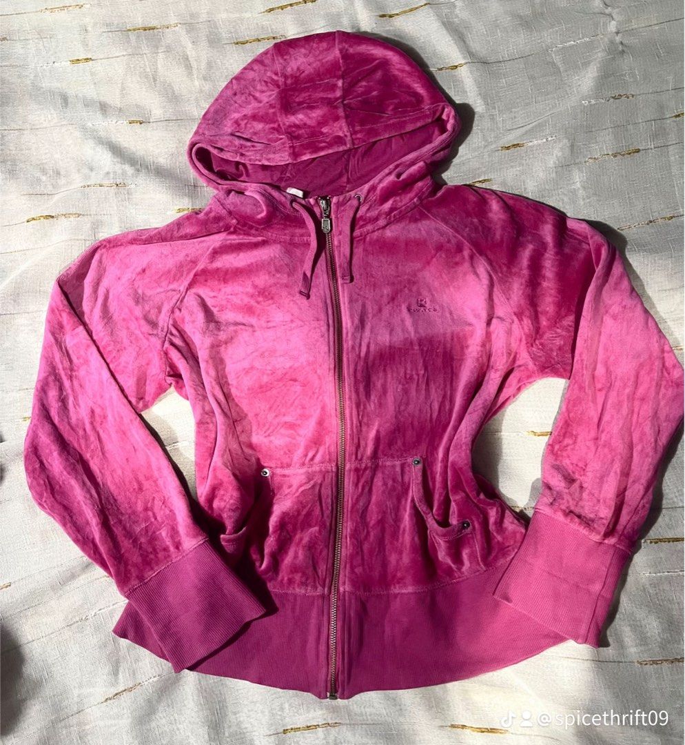 Y2k pink velvet jacket (Category: Coats, Jackets and Outerwear) located in Makati City. Submitted by chromedollph (Listing ID 1465551555, Image 1). Description: Medium-Large.