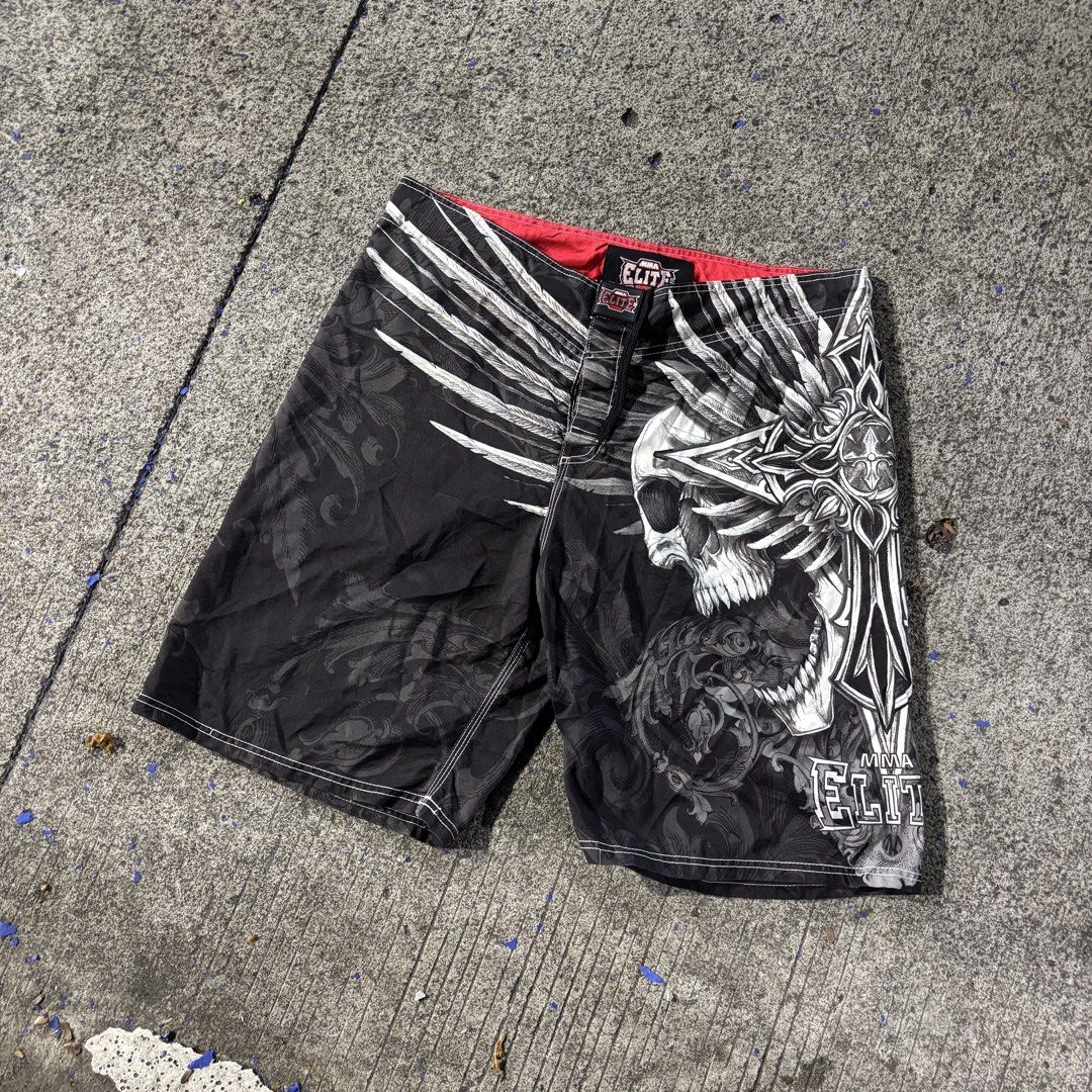 Y2k Short (Category: Shorts) located in Bacolod City. Submitted by Hanap_ukay (Listing ID 1465533360, Image 1). Description: Y2k Short Size 34 Length 21 Excellent 1,200.