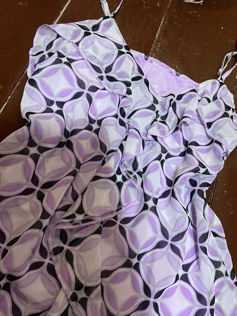 Y2K VIOLET MESH TOP (Category: Sleeveless) located in Manila. Submitted by zesshian (Listing ID 1465503021, Image 2). Description: -used once -y2k type top -violet mesh top -with inner -xs to med -pm for ww.