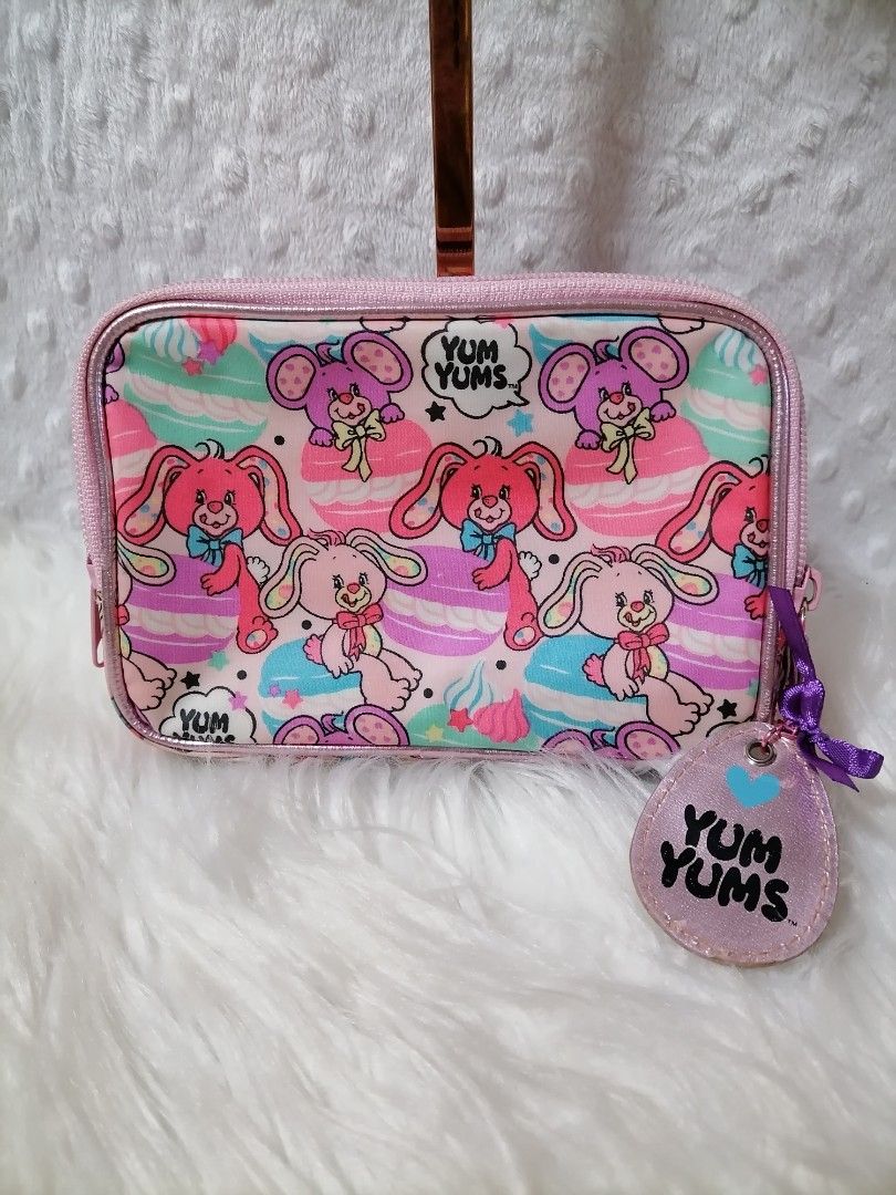 Yum Yum's Hallmark Pouch (Category: Babies & Kids Fashion) located in Butuan. Submitted by az-branded.items (Listing ID 1465500779, Image 1). Description: Authentic item From Japan.