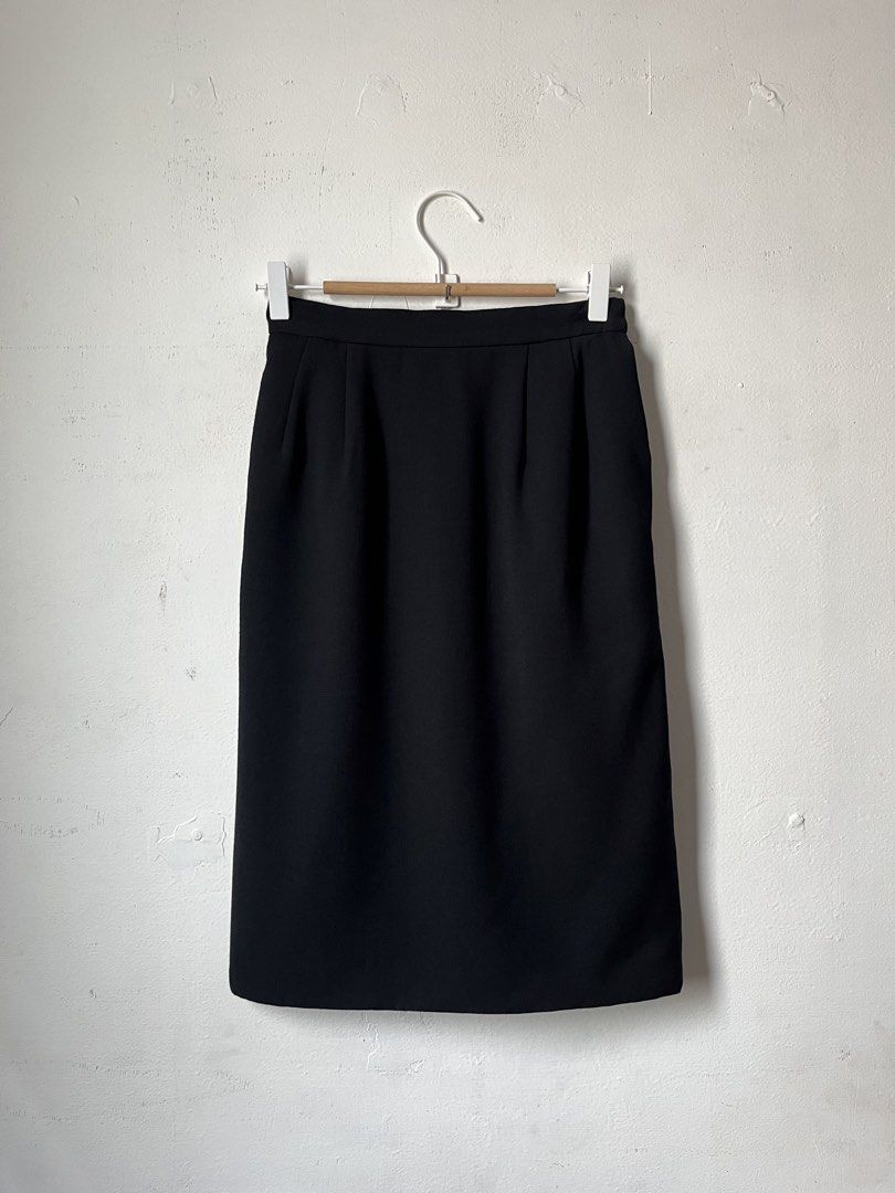 Yves Saint Laurent skirt (Category: Skirts) located in Cagayan de Oro. Submitted by vigo999 (Listing ID 1465424426, Image 1). Description: Yves Saint Laurent skirt Size 26 Condition: Excellent Color rate: 10/10 No issues Dimes: 26x24 .