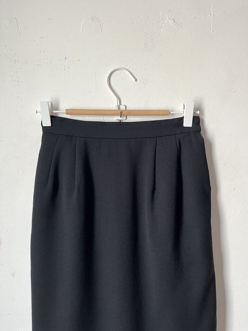 Yves Saint Laurent skirt (Category: Skirts) located in Cagayan de Oro. Submitted by vigo999 (Listing ID 1465424426, Image 3). Description: Yves Saint Laurent skirt Size 26 Condition: Excellent Color rate: 10/10 No issues Dimes: 26x24 .
