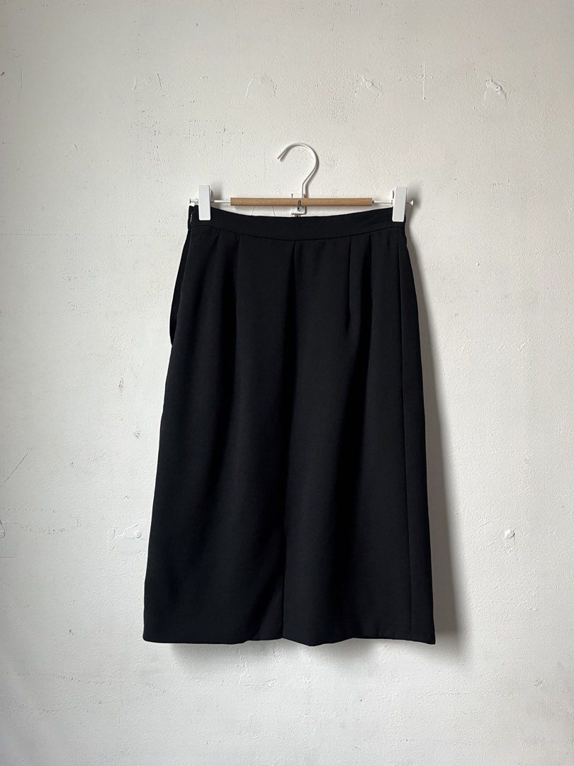 Yves Saint Laurent skirt (Category: Skirts) located in Cagayan de Oro. Submitted by vigo999 (Listing ID 1465424426, Image 2). Description: Yves Saint Laurent skirt Size 26 Condition: Excellent Color rate: 10/10 No issues Dimes: 26x24 .