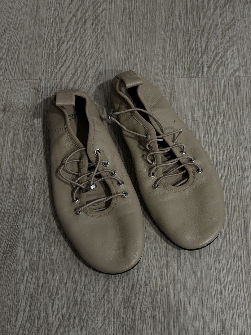 Zara beige ballet flats (Category: Flats & Sandals) located in Taguig. Submitted by darjaromanova (Listing ID 1465536575, Image 1). Description: .