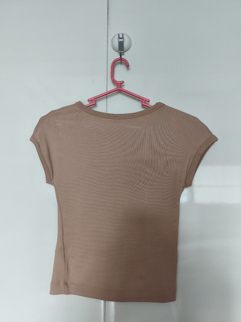 Zara Beige Top (Category: Others Tops) located in Manila. Submitted by smilefashion08 (Listing ID 1465397098, Image 3). Description: Original Zara.
